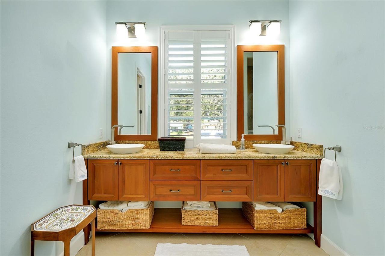 641 W Venice Avenue, Venice, FL 34285 Photo