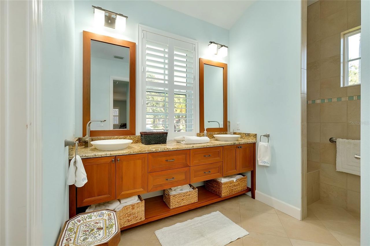 641 W Venice Avenue, Venice, FL 34285 Photo