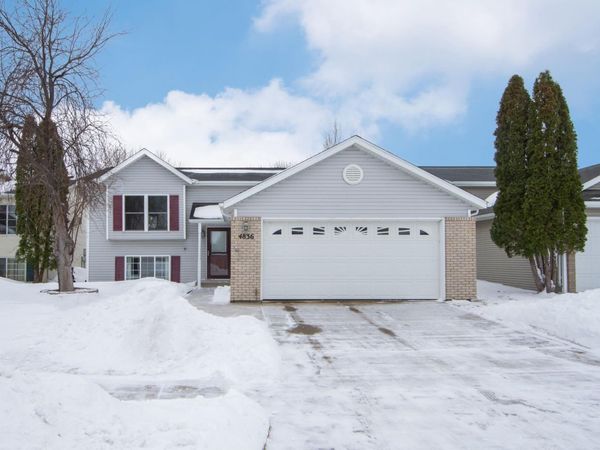 4836 9th Avenue S, Fargo, ND 58103