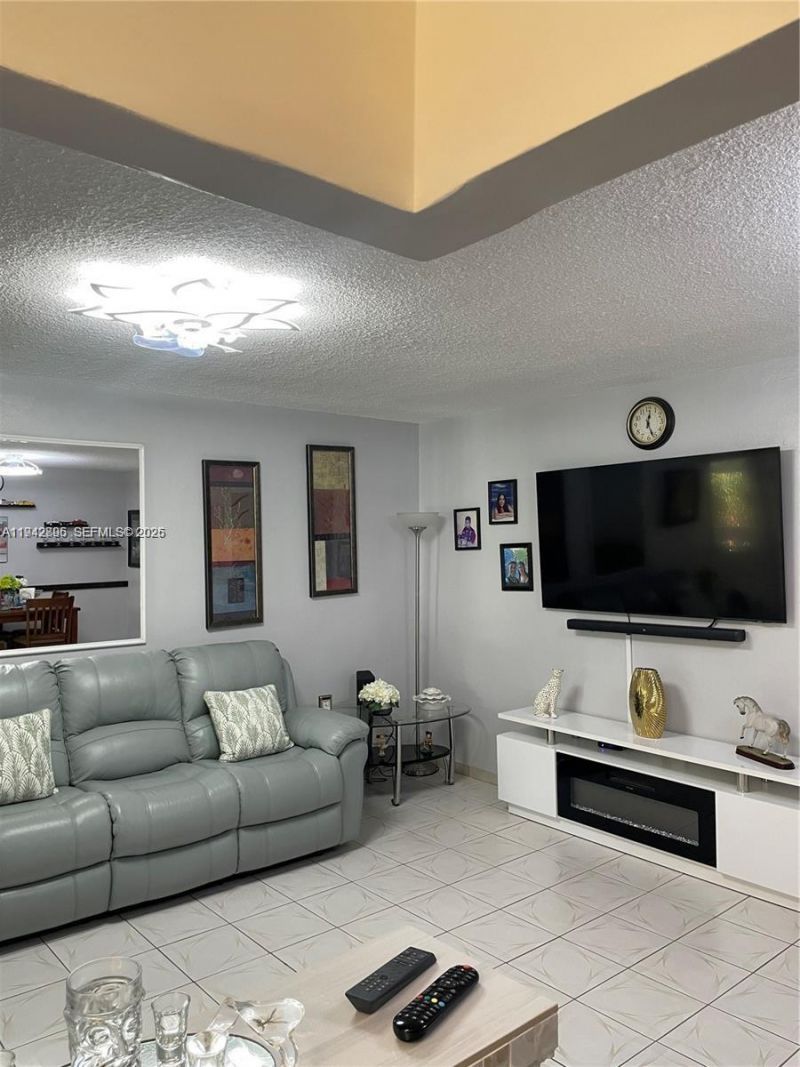 181 NE 14th Ave , Unit 23B, Hallandale Beach, FL 33009 Photo