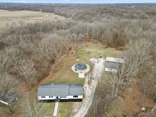 127 Murray Avenue, Panama, IL 62077