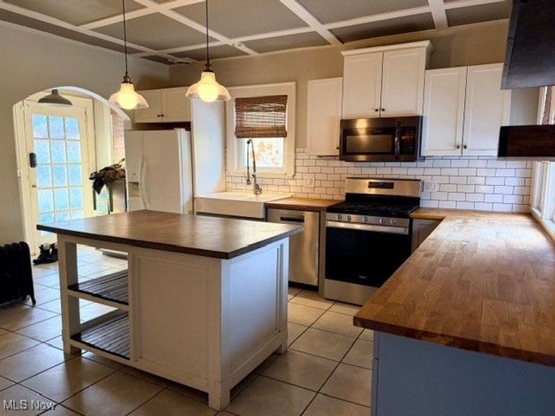 517 Aqueduct Street, Akron, OH 44303 Photo 4