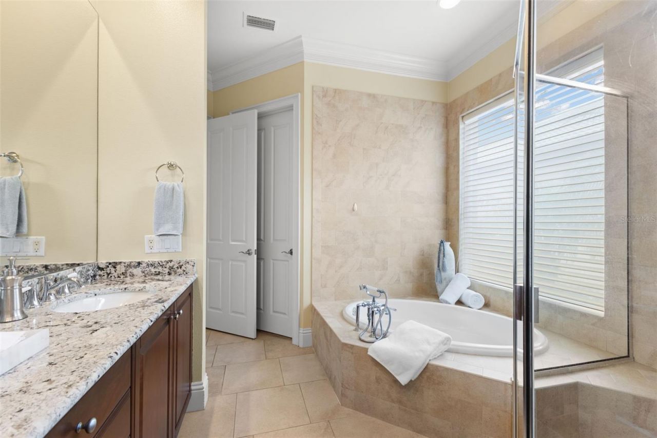 11932 Royce Waterford Circle, Tampa, FL 33626 Photo