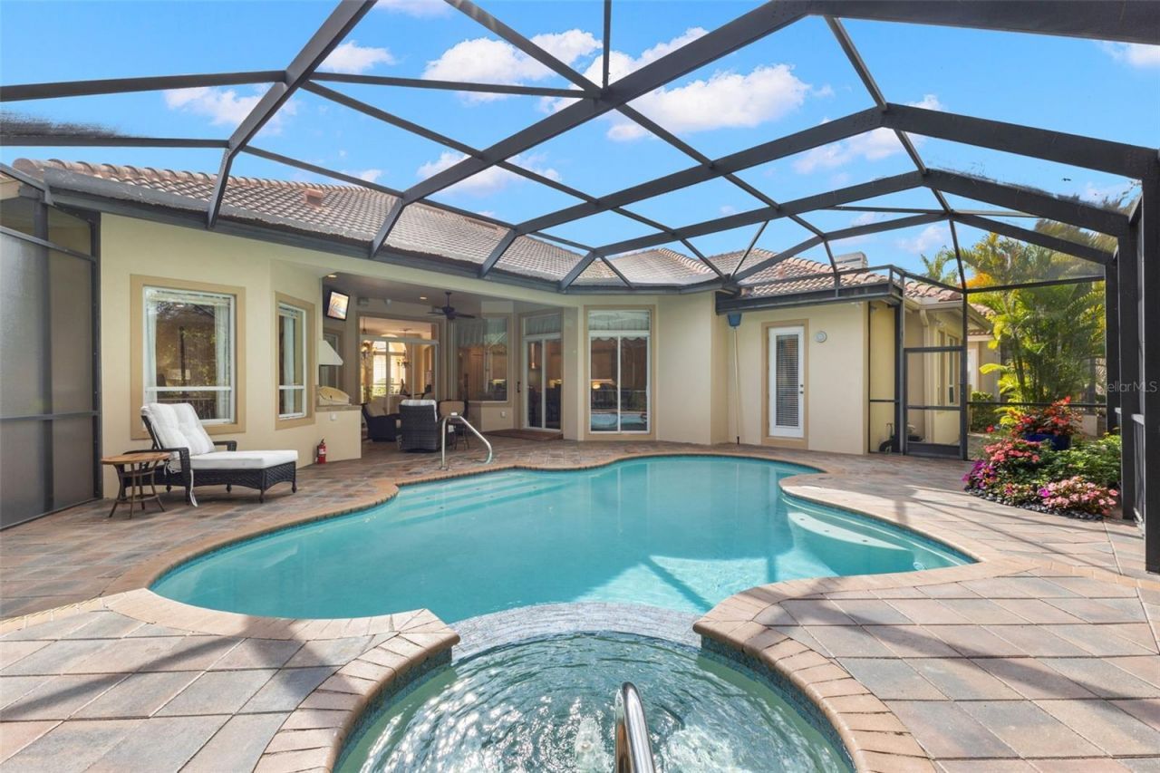 11932 Royce Waterford Circle, Tampa, FL 33626 Photo