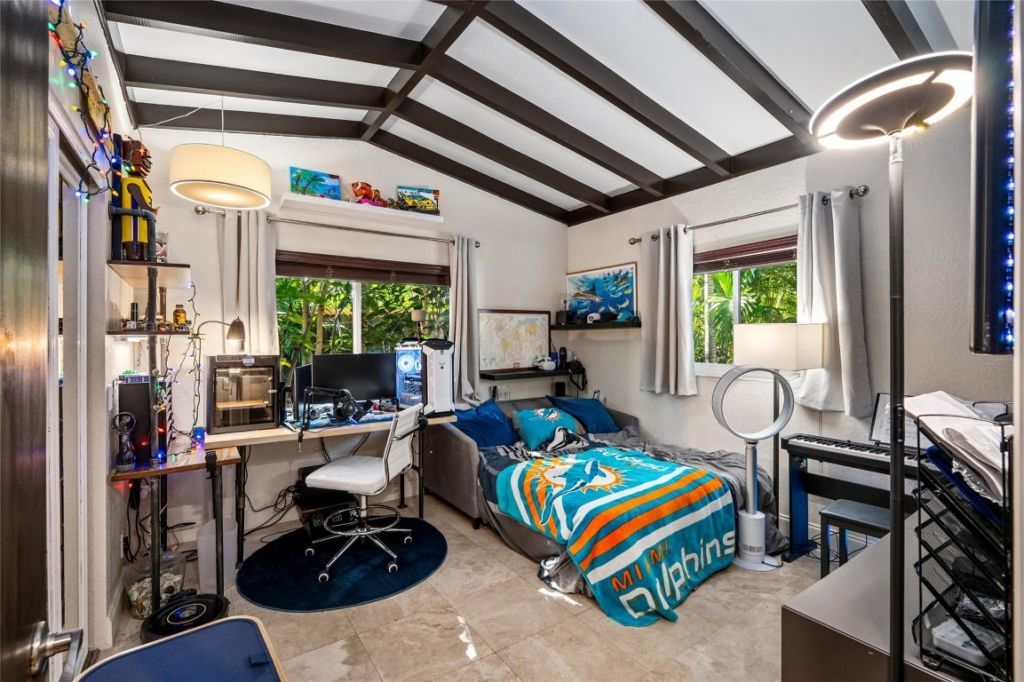 1530 Seabreeze Boulevard, Fort Lauderdale, FL 33316 Photo