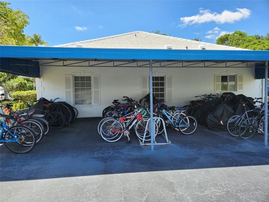 6437 Bay Club Drive, Unit 4, Fort Lauderdale, FL 33308 Photo