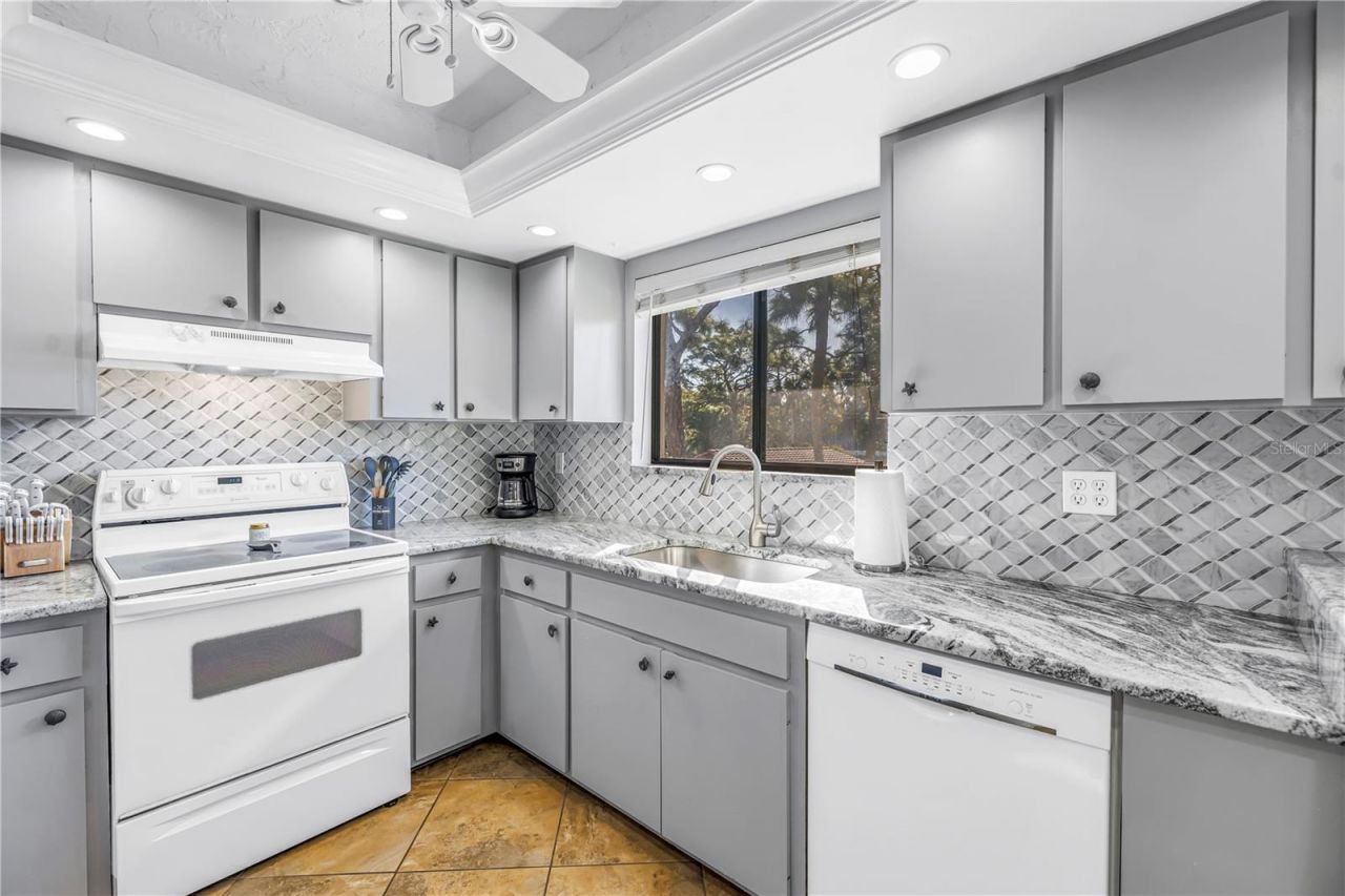 3500 El Conquistador Parkway, Unit 108, Bradenton, FL 34210 Photo