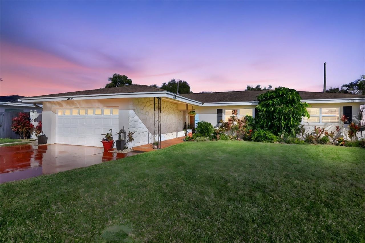 13931 Dominica Drive, Seminole, FL 33776 Main Photo