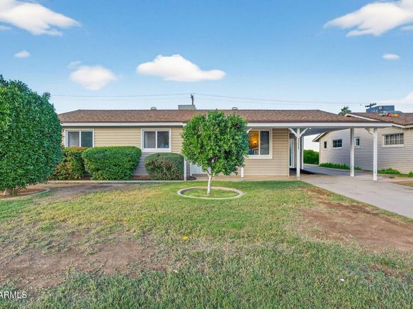 4630 W MITCHELL Drive, Phoenix, AZ 85031