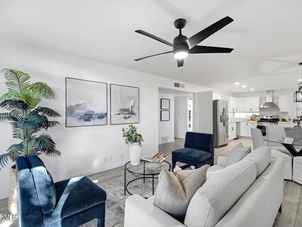 1101 E BETHANY HOME Road, Unit 15, Phoenix, AZ 85014