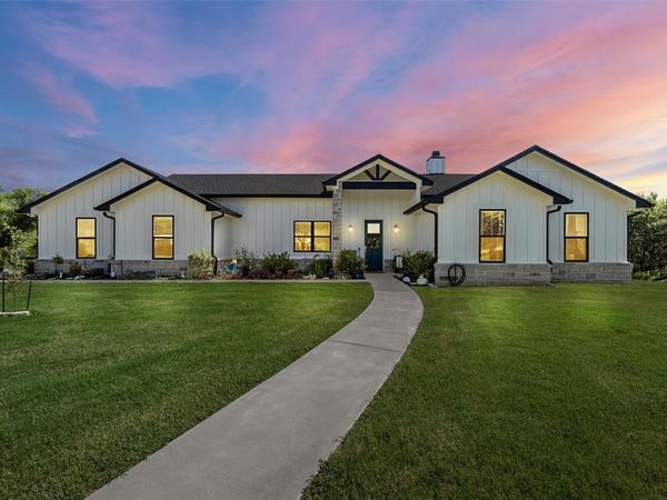 370 Rio Bonito Drive, Robinson, TX 76706