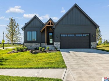 20101 W Street, Omaha, NE 68135