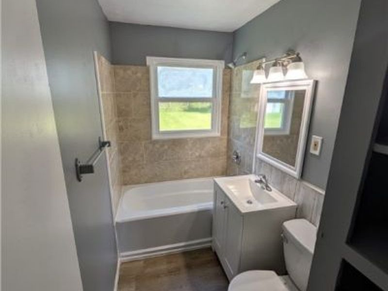 1240 W 21st Street, Lorain, OH 44052 Photo 10