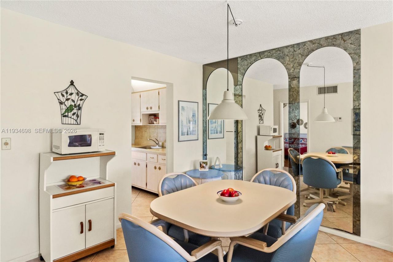 2850 W Golf Blvd, Unit 211, Pompano Beach, FL 33064 Photo