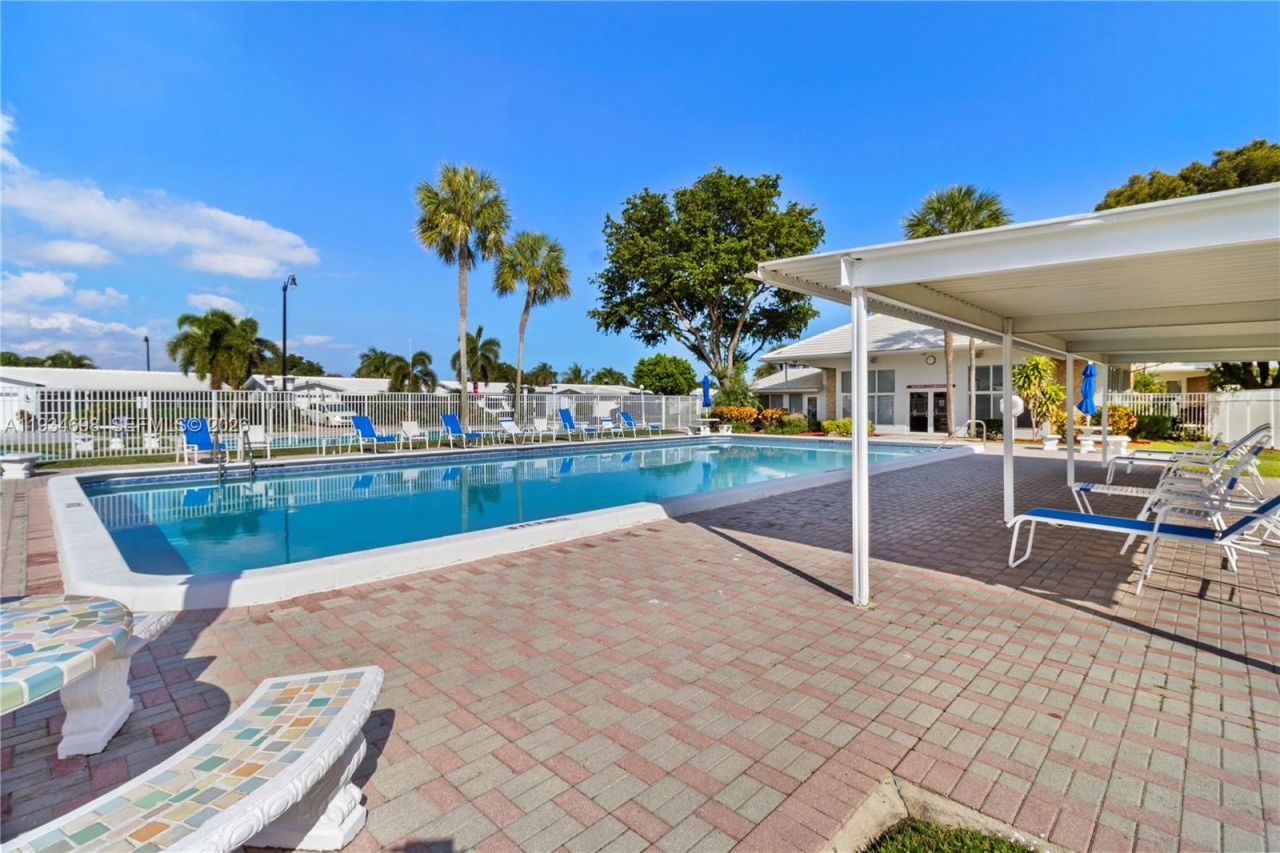 2850 W Golf Blvd, Unit 211, Pompano Beach, FL 33064 Photo