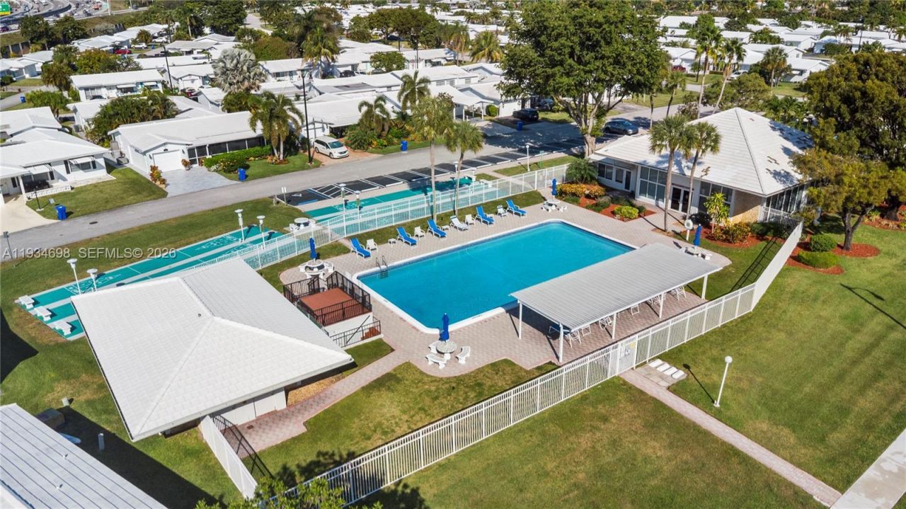 2850 W Golf Blvd, Unit 211, Pompano Beach, FL 33064 Photo