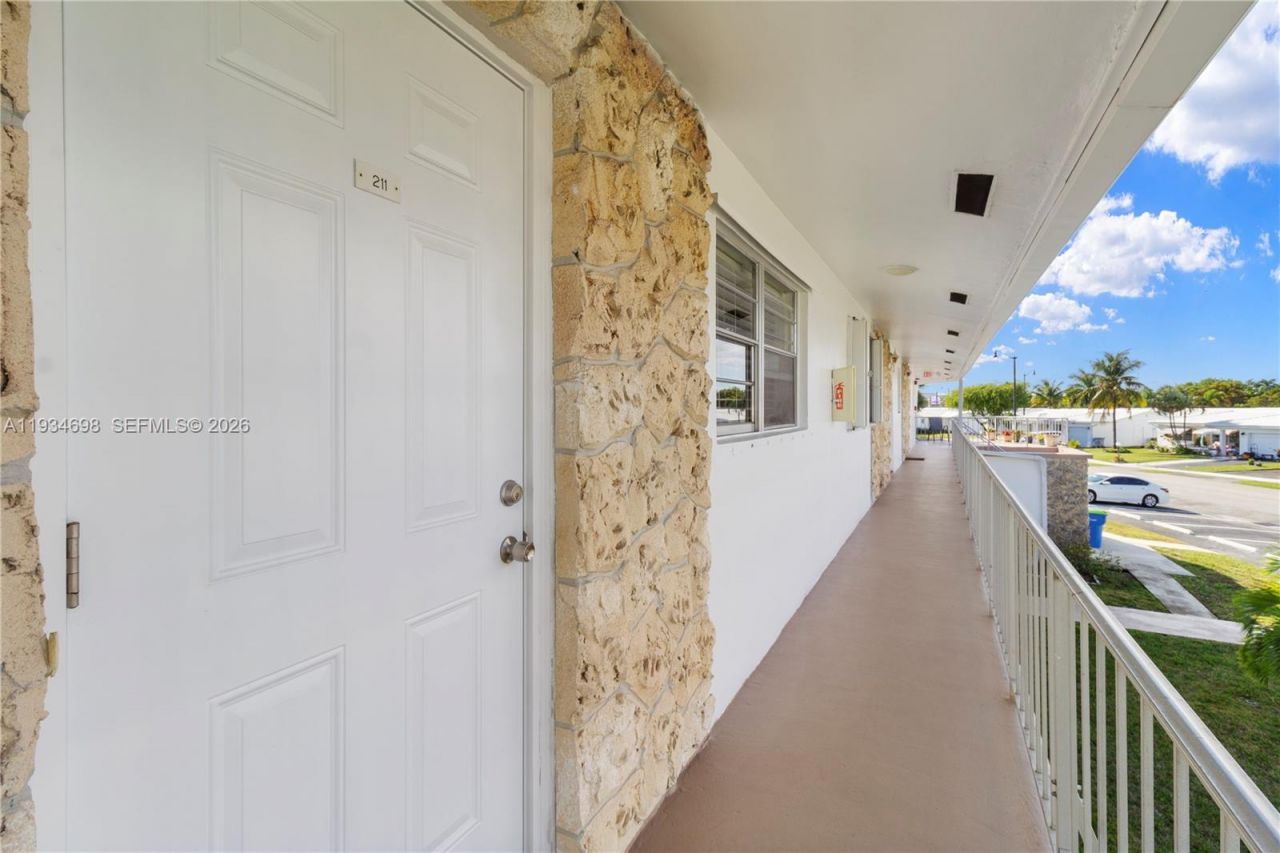 2850 W Golf Blvd, Unit 211, Pompano Beach, FL 33064 Photo