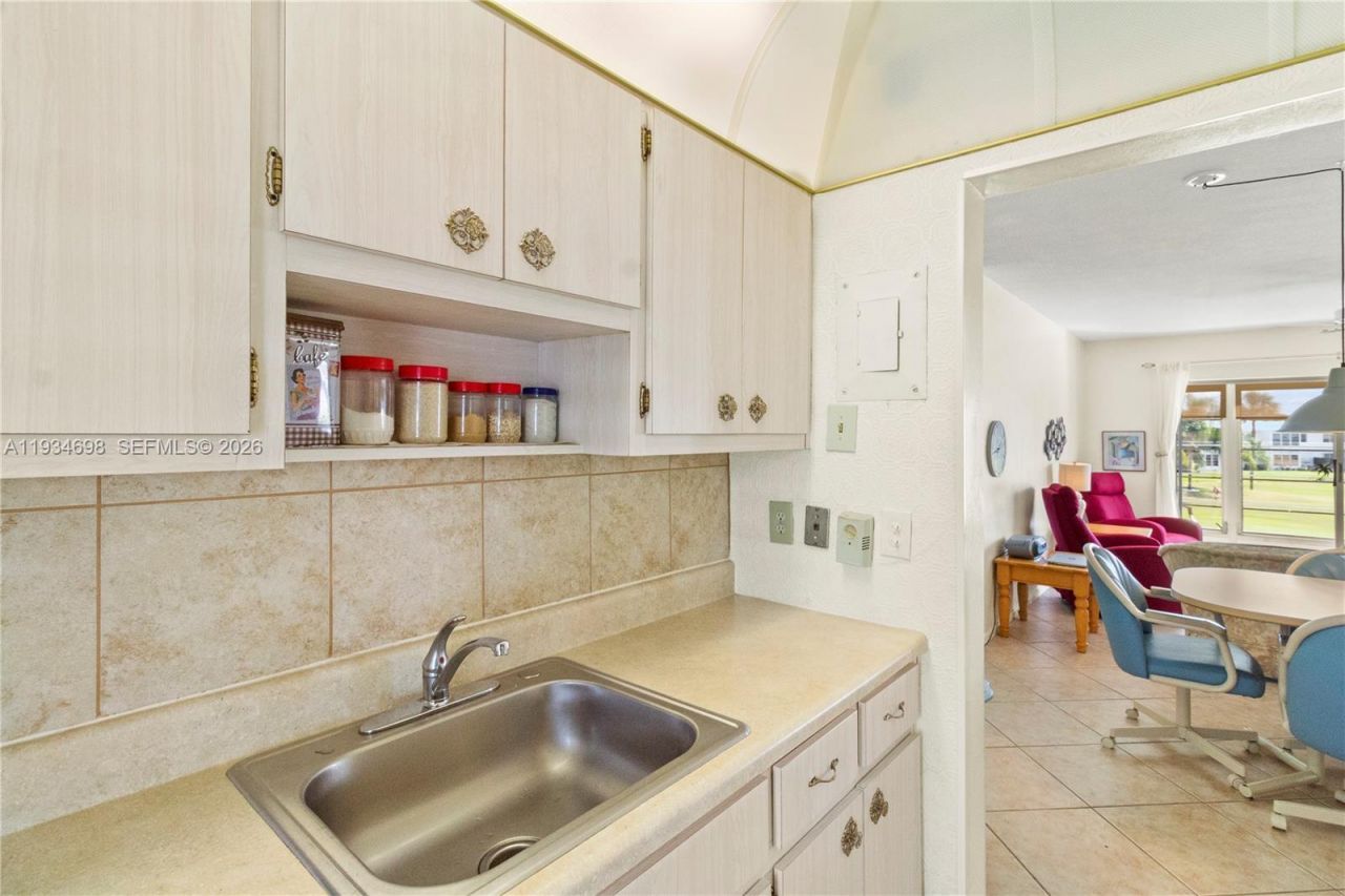 2850 W Golf Blvd, Unit 211, Pompano Beach, FL 33064 Photo