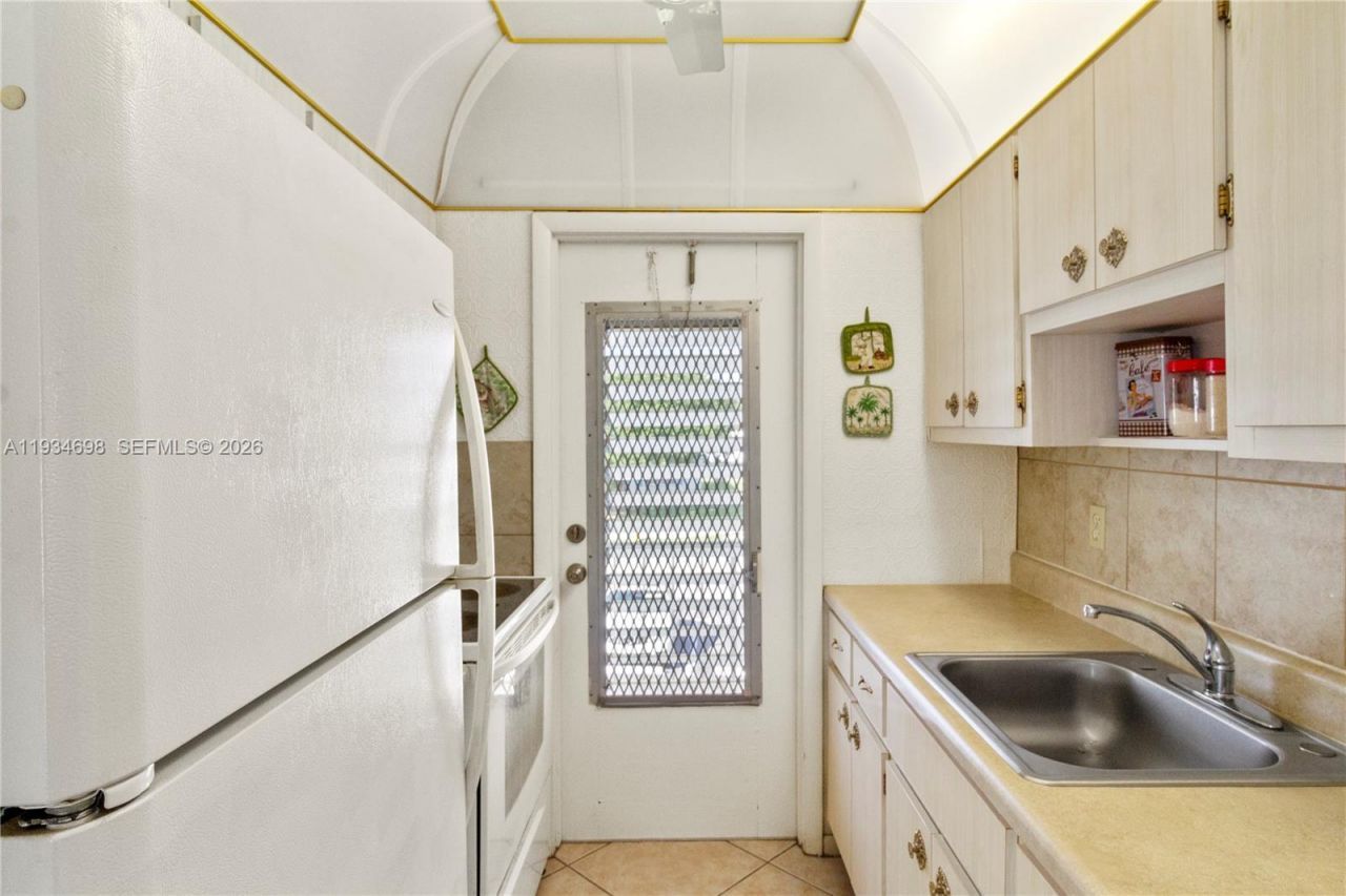 2850 W Golf Blvd, Unit 211, Pompano Beach, FL 33064 Photo