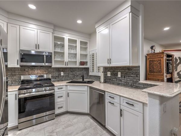 75 N Valle Verde Drive, Unit 211, Henderson, NV 89074