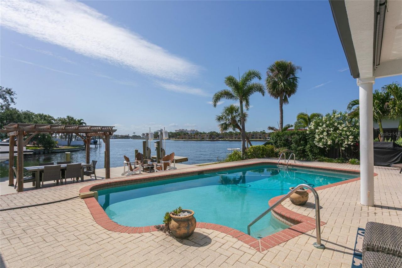 3901 13th Way Ne, Saint Petersburg, FL 33703 Photo