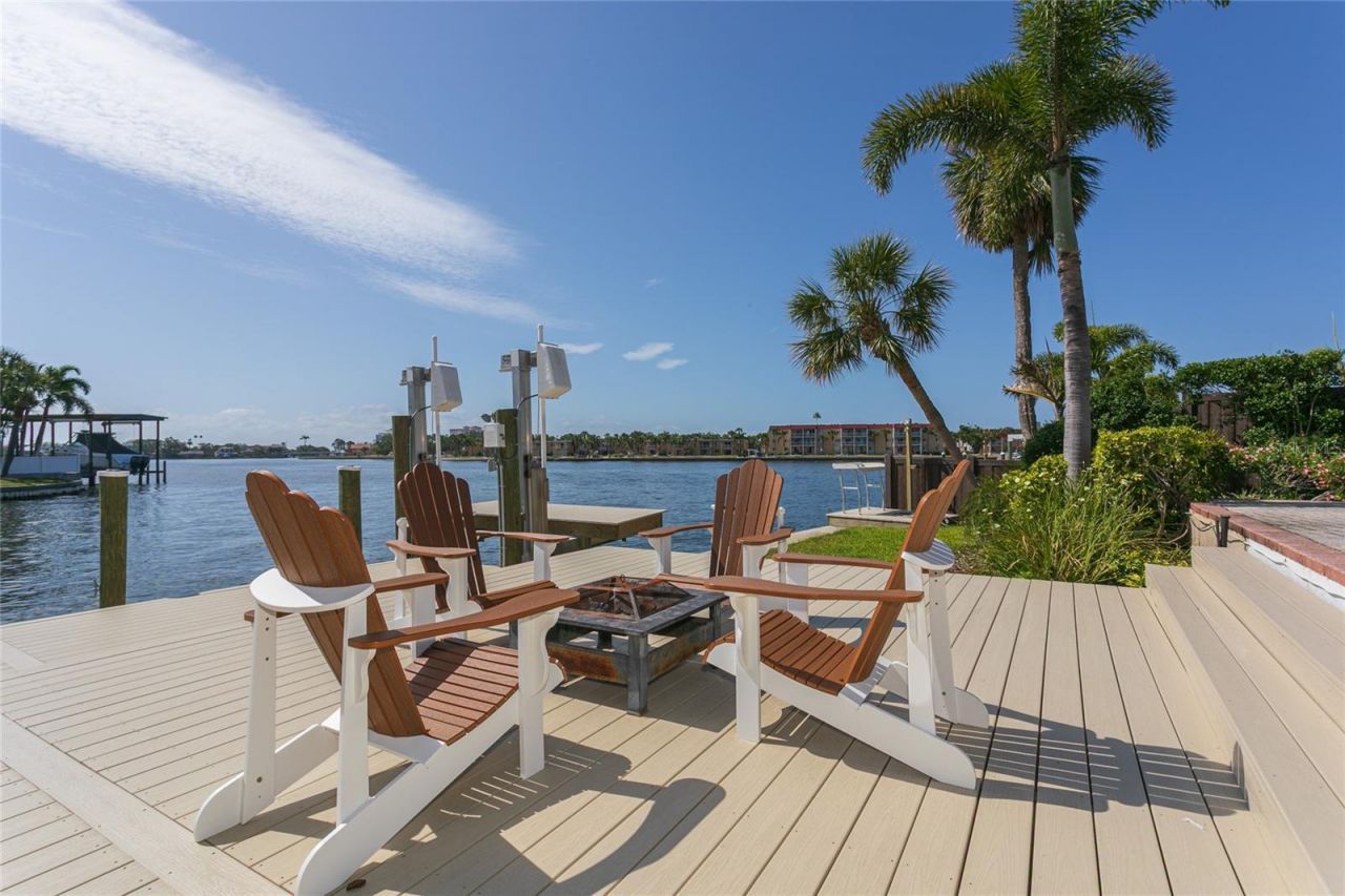 3901 13th Way Ne, Saint Petersburg, FL 33703 Photo