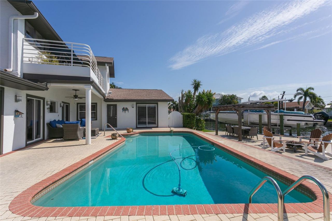 3901 13th Way Ne, Saint Petersburg, FL 33703 Photo