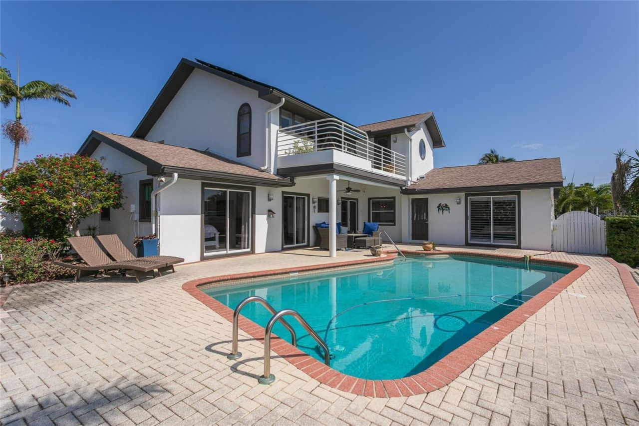 3901 13th Way Ne, Saint Petersburg, FL 33703 Photo