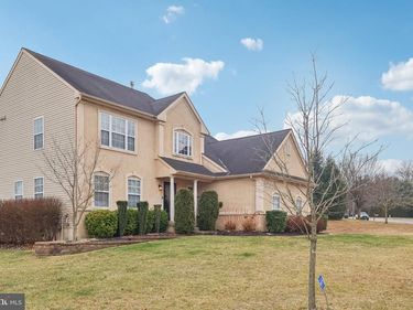 17 RIDGEVIEW ROAD, DELRAN, NJ 08075