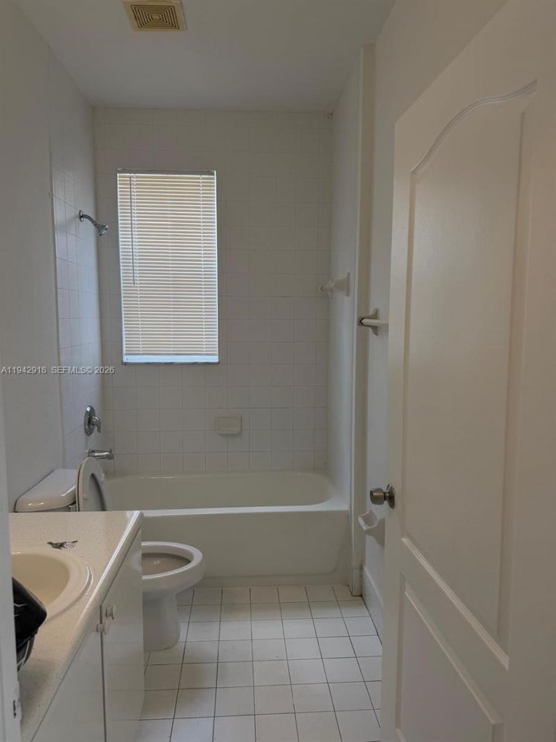1656 SE 29th Ct, Unit 100, Homestead, FL 33035 Photo