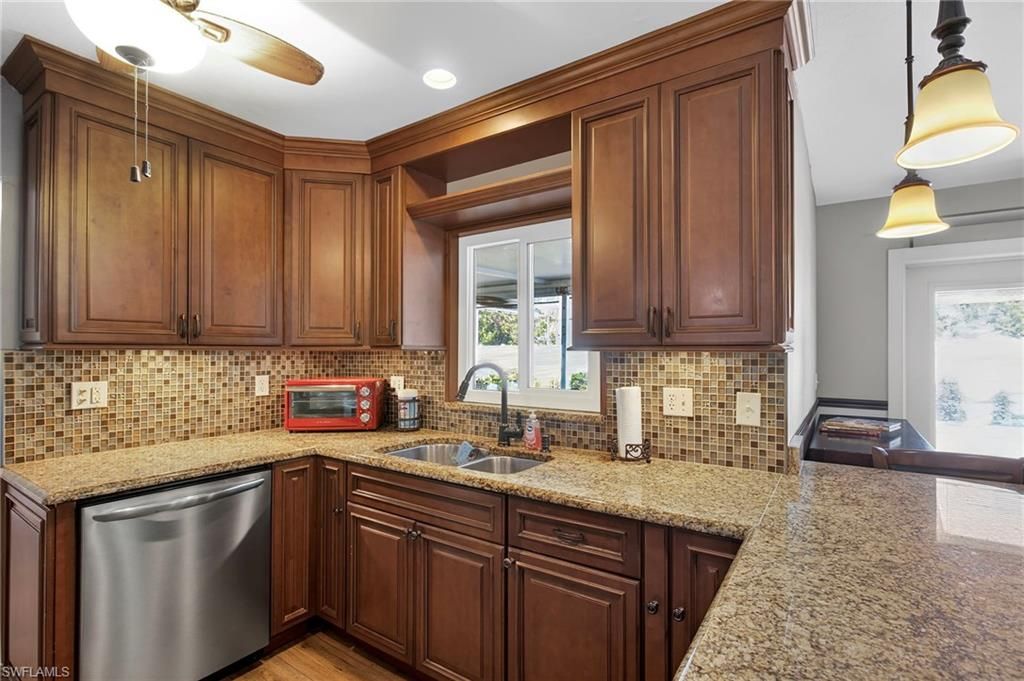 1435 SE 22nd Ter, Cape Coral, FL 33990 Photo