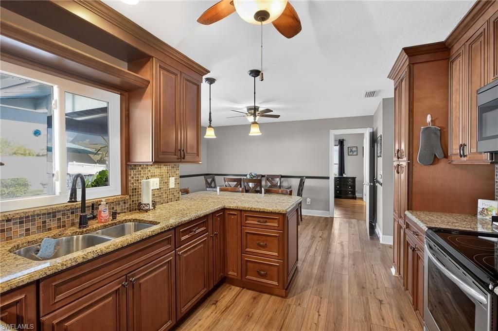 1435 SE 22nd Ter, Cape Coral, FL 33990 Photo