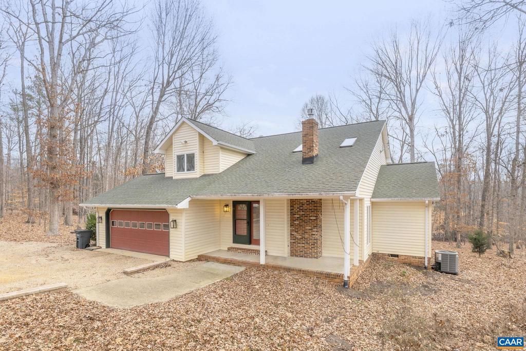 279 Deer Haven Ln, Troy, VA 22974 Main Photo