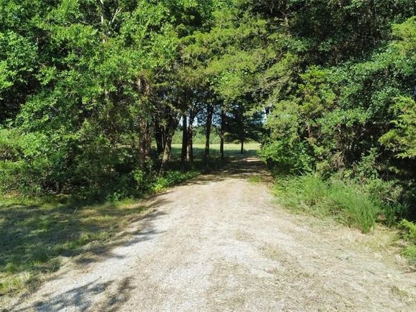 1979 County Road 1135 , Ravenna, TX 75476