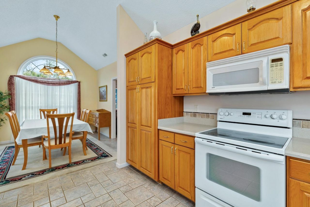 2 Fairway Drive Photo 25