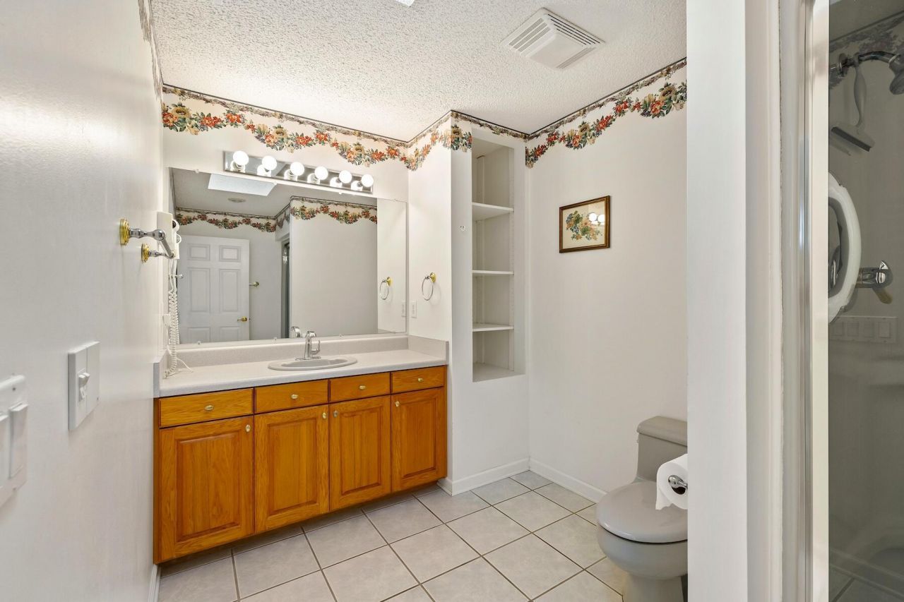 2 Fairway Drive Photo 36