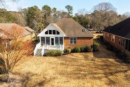 2 Fairway Drive photo 4