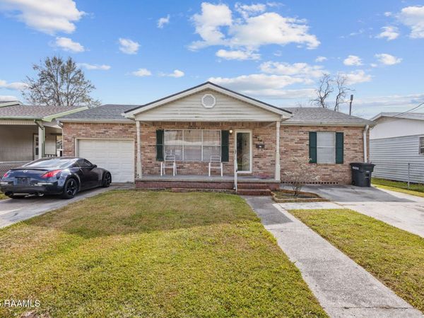 1521 Saint Jude Avenue , New Iberia, LA 70560