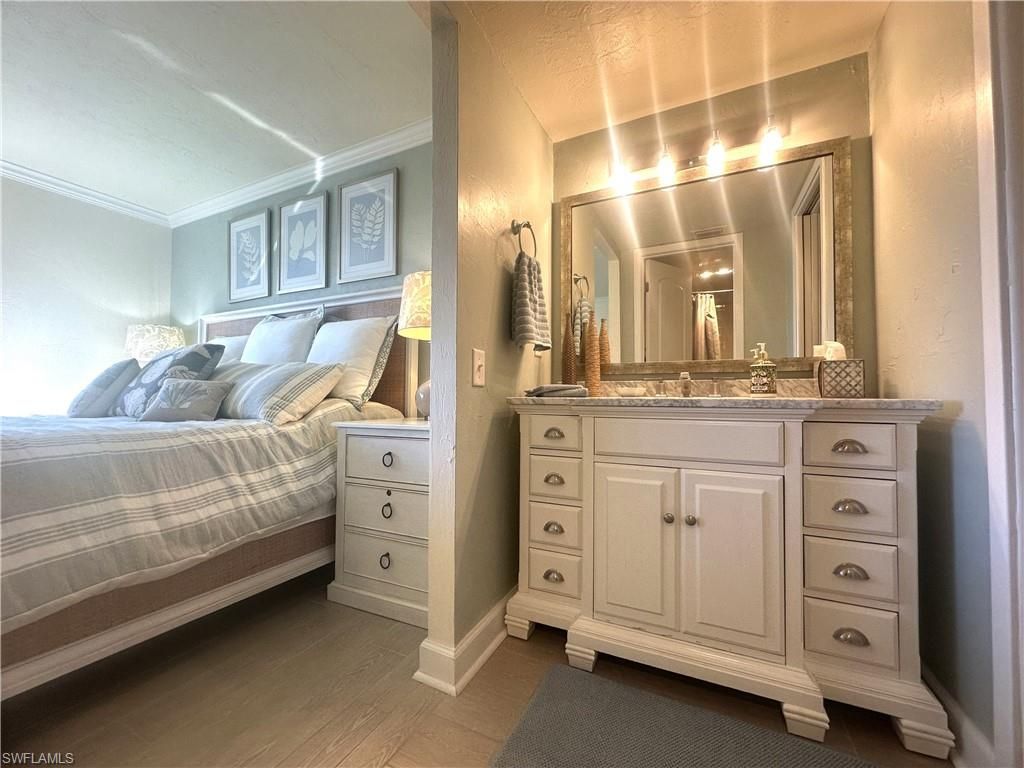 10475 Gulf Shore Dr, Unit 113, Naples, FL 34108 Photo