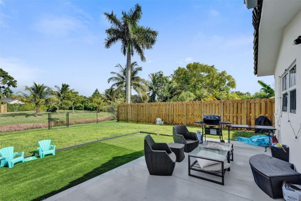 4017 Woodside Drive, Coral Springs, FL 33065 Photo