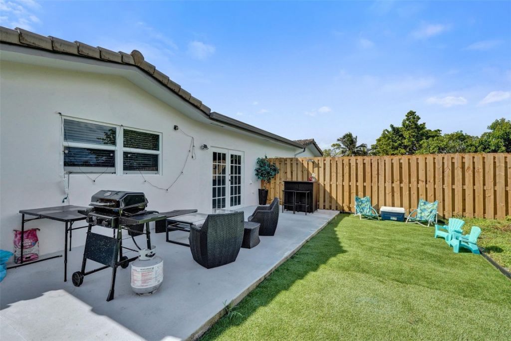 4017 Woodside Drive, Coral Springs, FL 33065 Photo