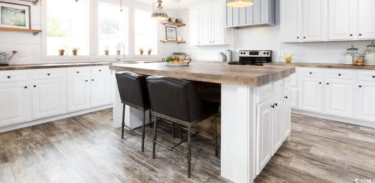 3702 Horse Pen Bay Rd. Photo 5