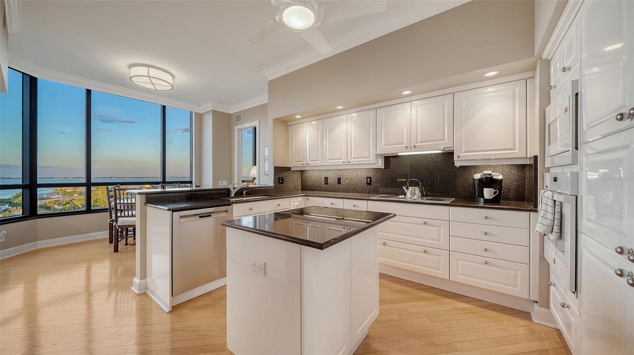 1281 Gulf Of Mexico Drive, Unit 708, Longboat Key, FL 34228 Photo