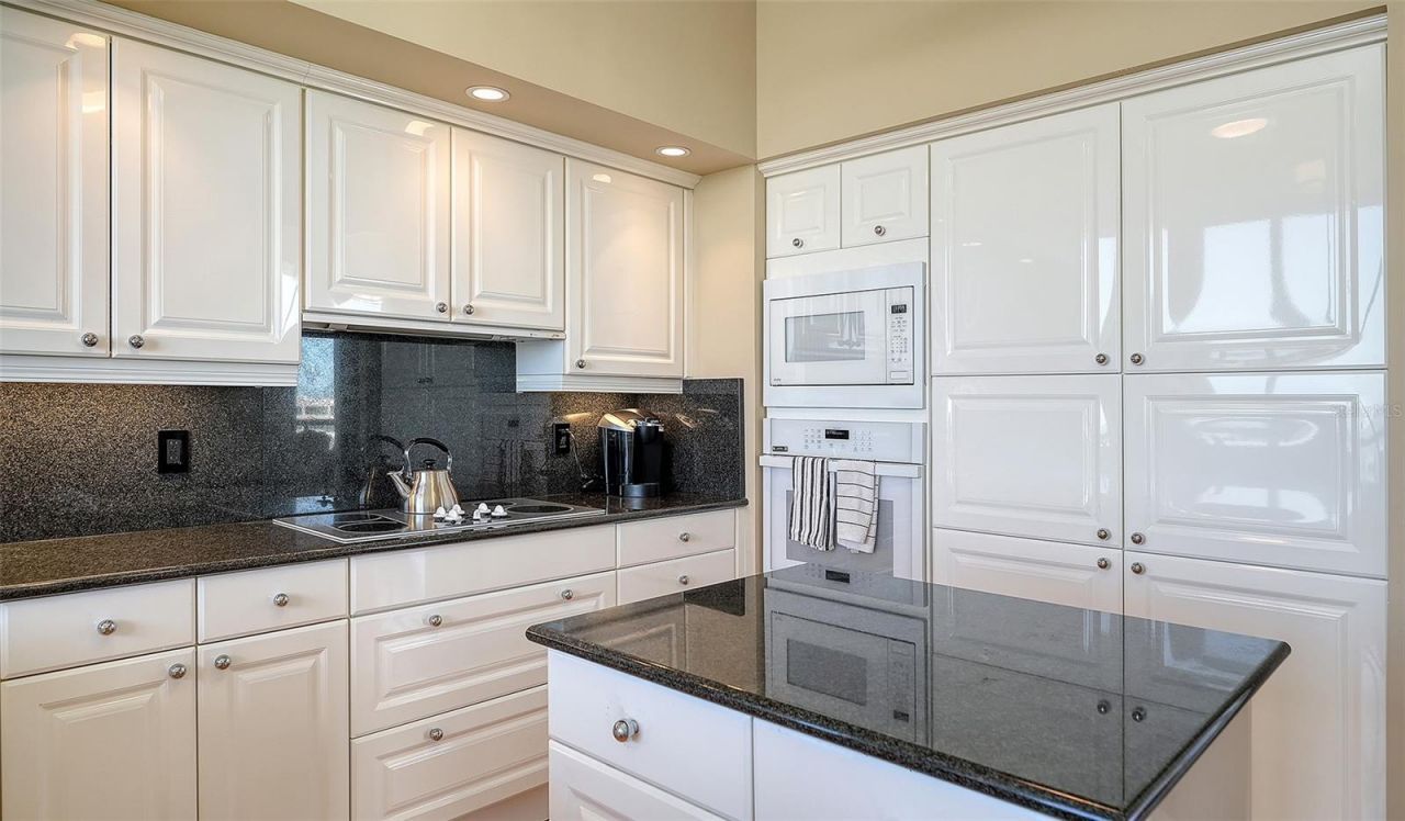 1281 Gulf Of Mexico Drive, Unit 708, Longboat Key, FL 34228 Photo