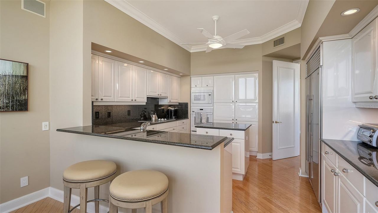 1281 Gulf Of Mexico Drive, Unit 708, Longboat Key, FL 34228 Photo