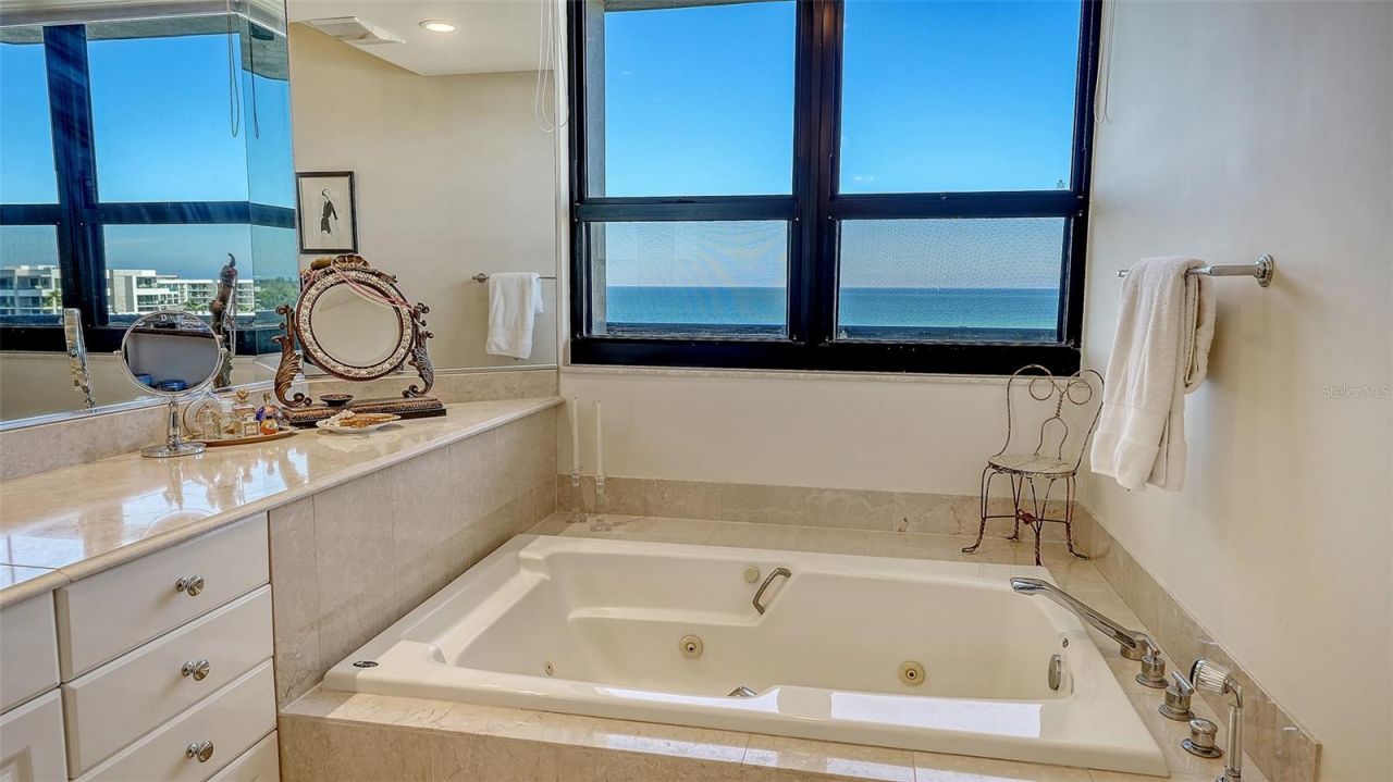 1281 Gulf Of Mexico Drive, Unit 708, Longboat Key, FL 34228 Photo