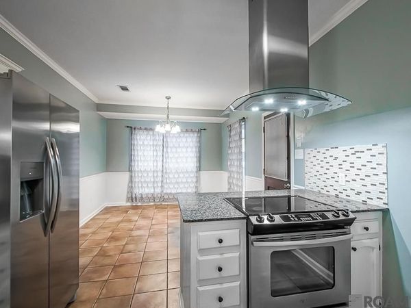 3915 Country View Dr, Baton Rouge, LA 70816