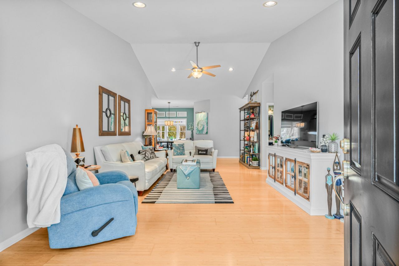 8699 Grassy Oak Trail Photo 4