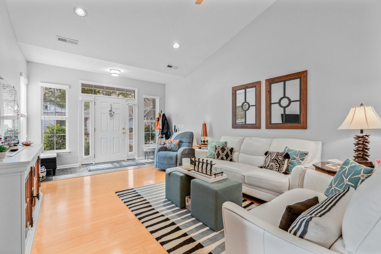 8699 Grassy Oak Trail Photo 7