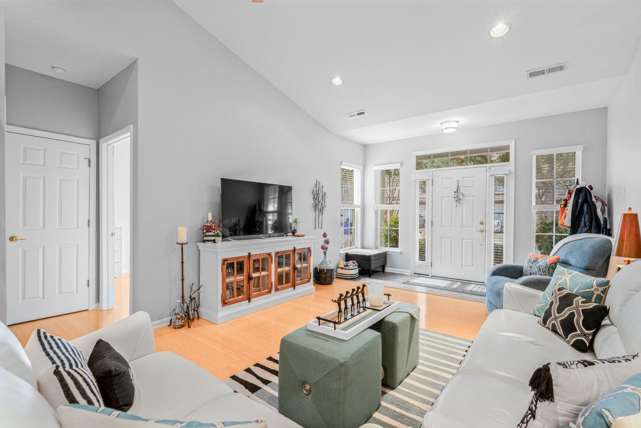 8699 Grassy Oak Trail Photo 8